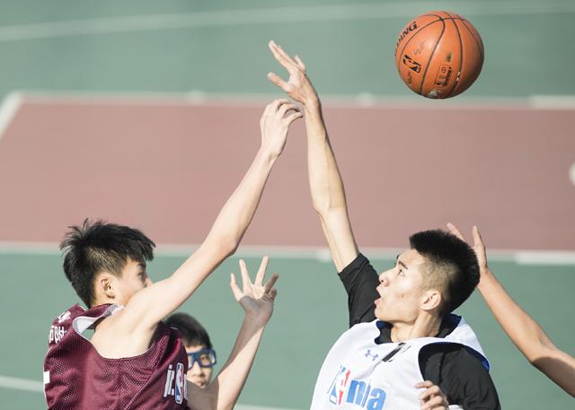 当日的发布会上，《战神纪》定档预告首度曝光，伴随着沧桑感十足的旁白，风云再起，一触即发，决定草原命运的时刻终于到来